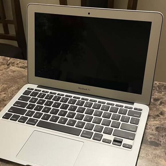 Macbook Air 11.6" 2015 - New Condition! w/Original Charger+Case! - Picture 1 of 3